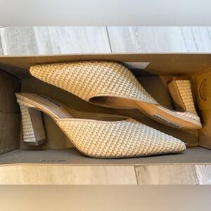 Steve Madden Women's Cream Textured Mules